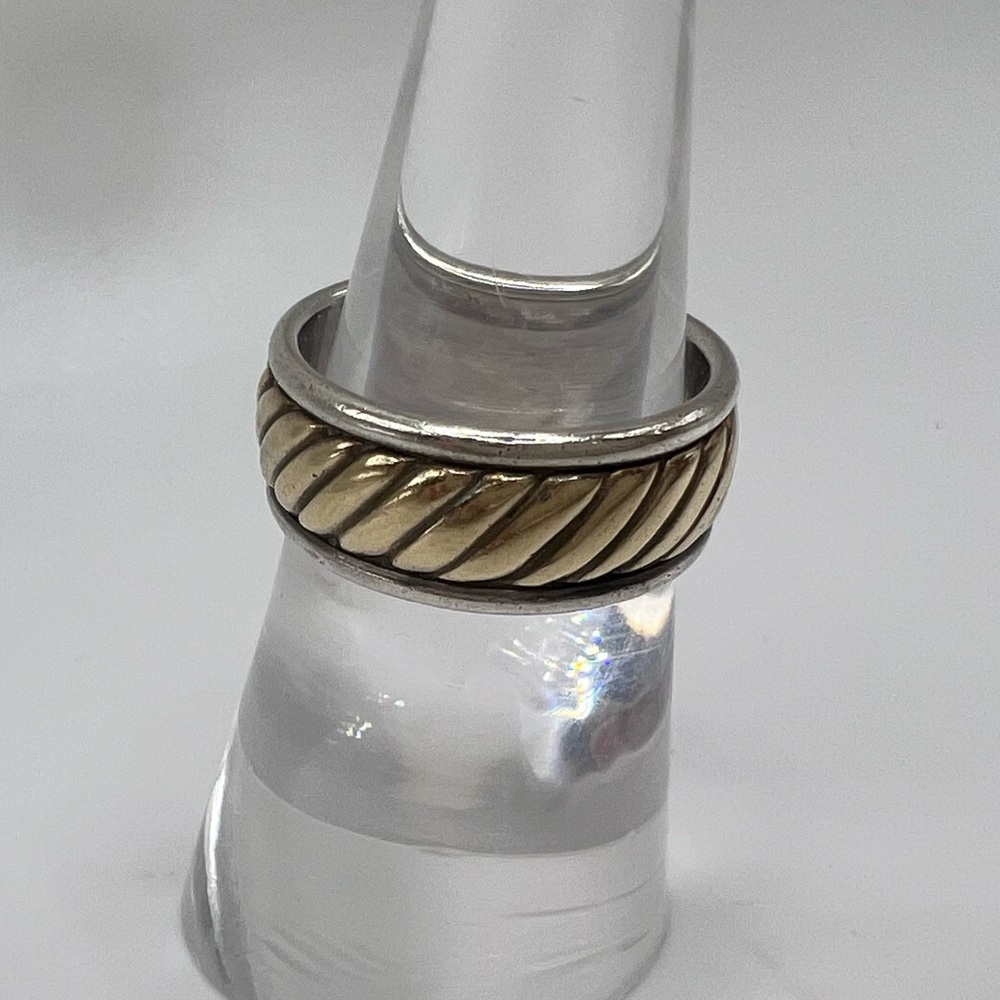 RETIRED James Avery fluted ring with 14k gold. Size 6. - Picture 3 of 9